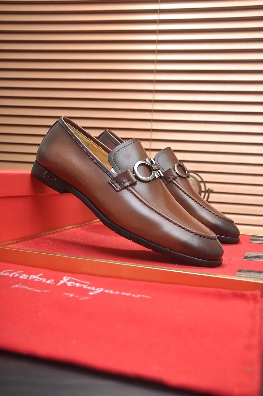 Men's shoes 💰520💶【Ferragamo/Ferragamo】The latest model in the counter. Original imported high-quality cowhide with open sides + imported 🐂 water-dyed cowhide lining + original luxury metal buckle + original combination outsole. No pressure for comparison. 38--45 (45 is custom-made and cannot be returned or exchanged)